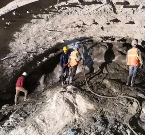 上栗拱顶带模注浆料的施工流程及注意事项